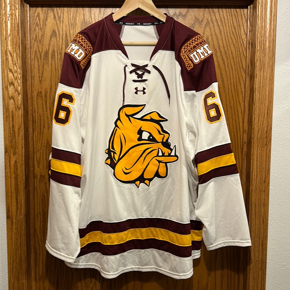 AUTHENTIC Under Armour on-ice Minnesota Duluth Bulldogs hockey jersey